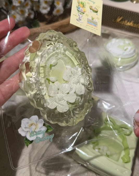 镜中茉莉